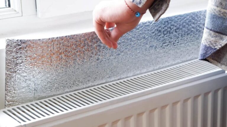 Aluminiumfolie achter de radiator: waarom dit je verwarming 30% efficiënter maakt