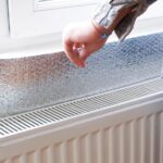 Aluminiumfolie achter de radiator? Zo bespaar je 30% op je verwarmingskosten