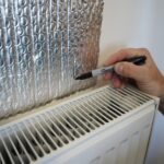Aluminiumfolie achter de radiator? Dit bespaart maandelijks meer dan je denkt
