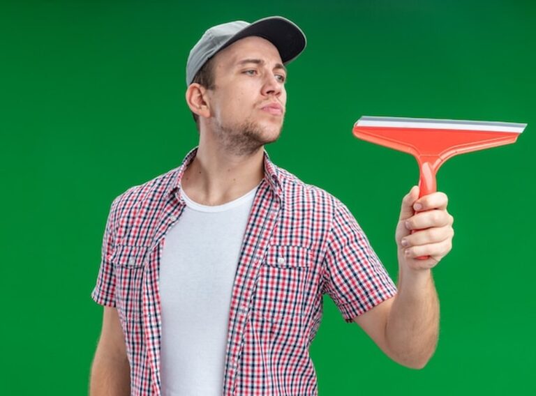 Dit badkamergeheim maakt je ramen streeploos schoon