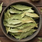 Een laurierblad in je bloem: het 100 jaar oude geheim tegen voedselmoffen