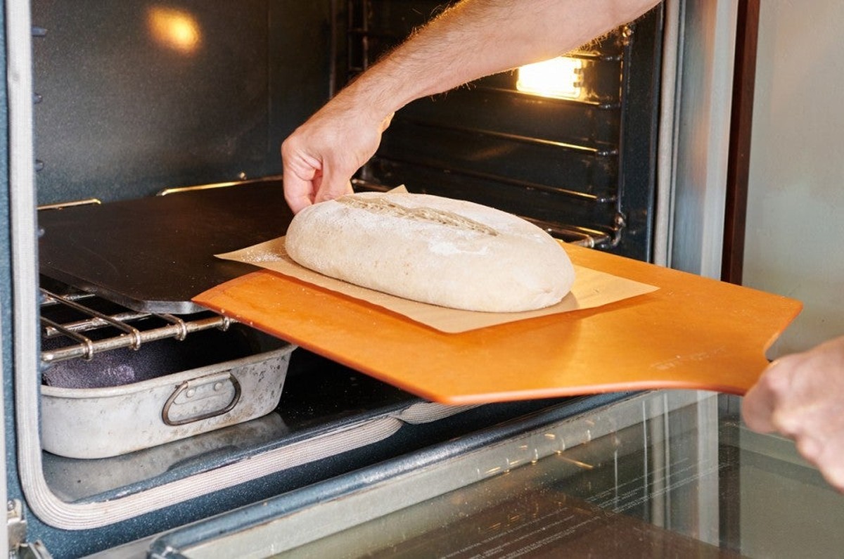 Een natte handdoek in de oven: het onbekende geheim voor perfect gebak - image 1