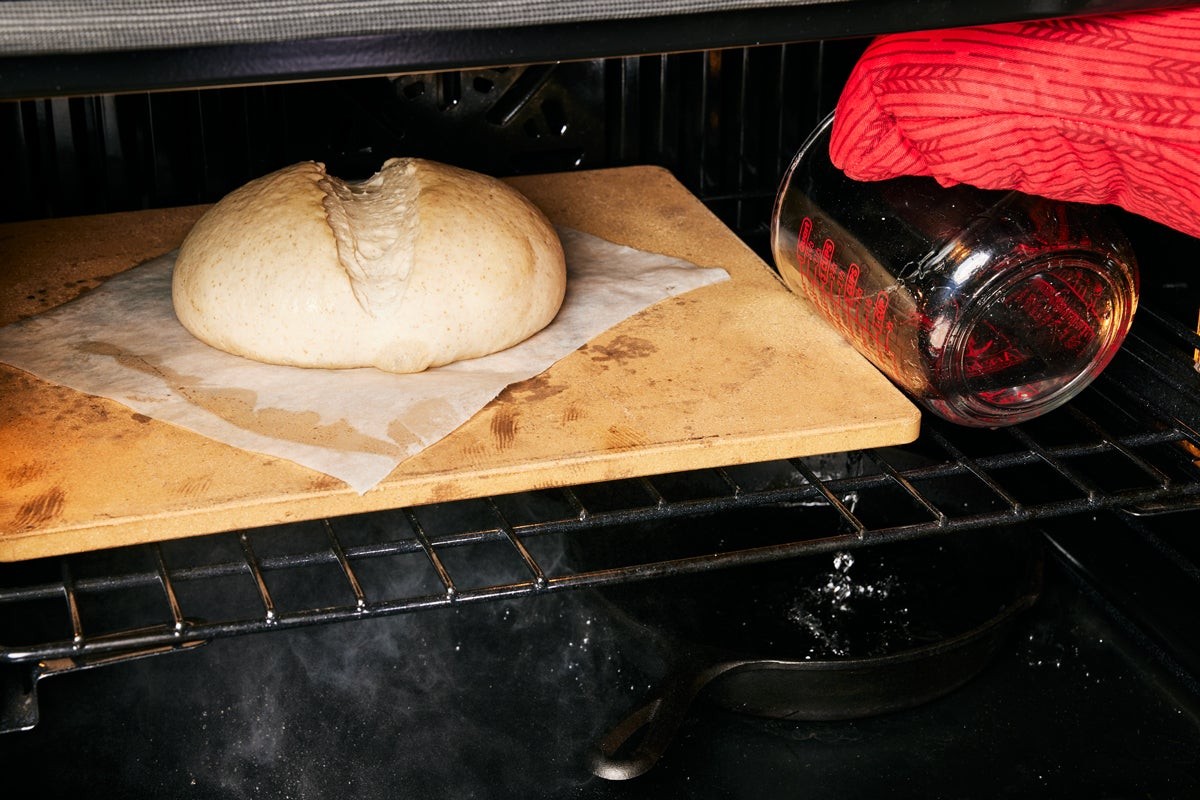 Een natte handdoek in de oven: het onbekende geheim voor perfect gebak - image 2