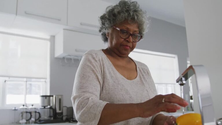 Voor vrouwen 50+: het huishoudschema dat je leven verandert
