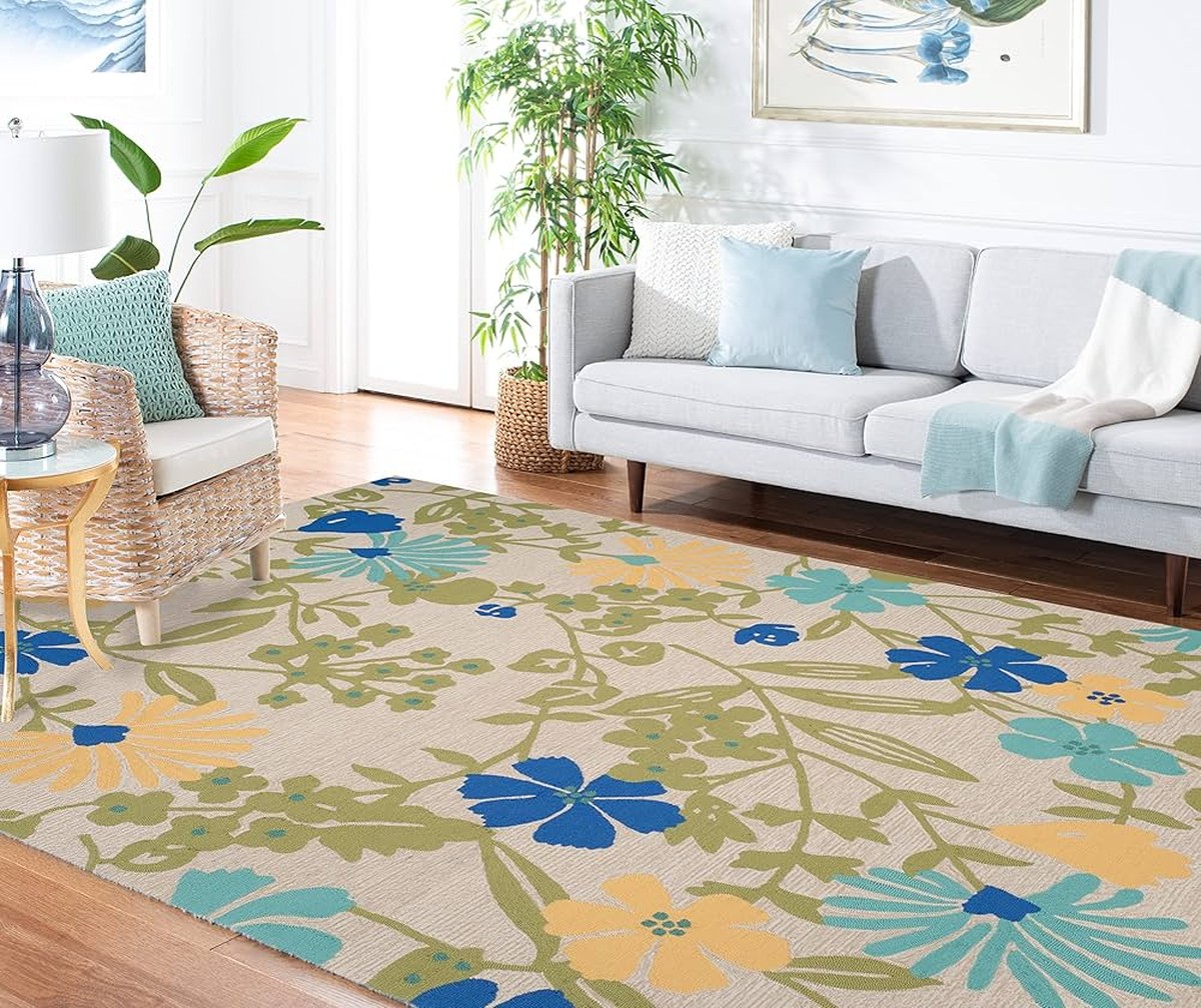 Waarom ervaren huisvrouwen een laurierblad onder het tapijt leggen